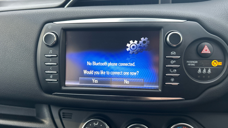 Toyota Yaris 1.5 VVT-i Design 5dr Petrol Hatchback